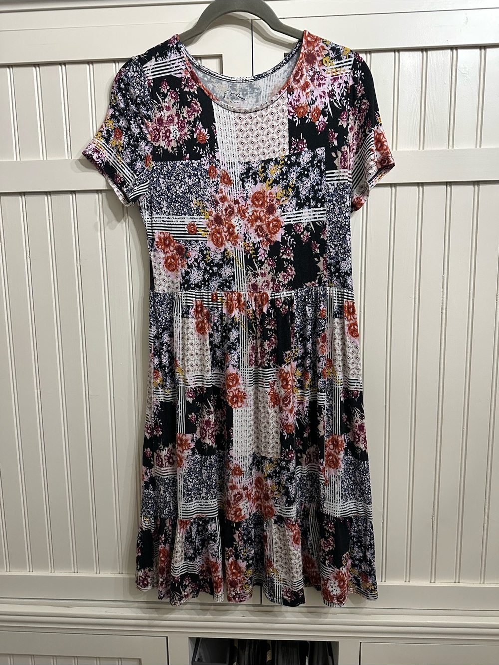 Floral Patchwork Short Sleeve Dress - Black & Pink